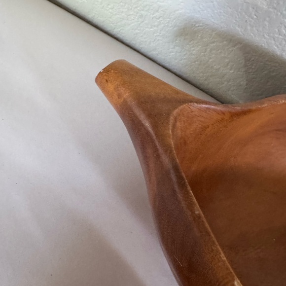 Elegant Wooden Salad Bowl Set - Picture 6 of 10